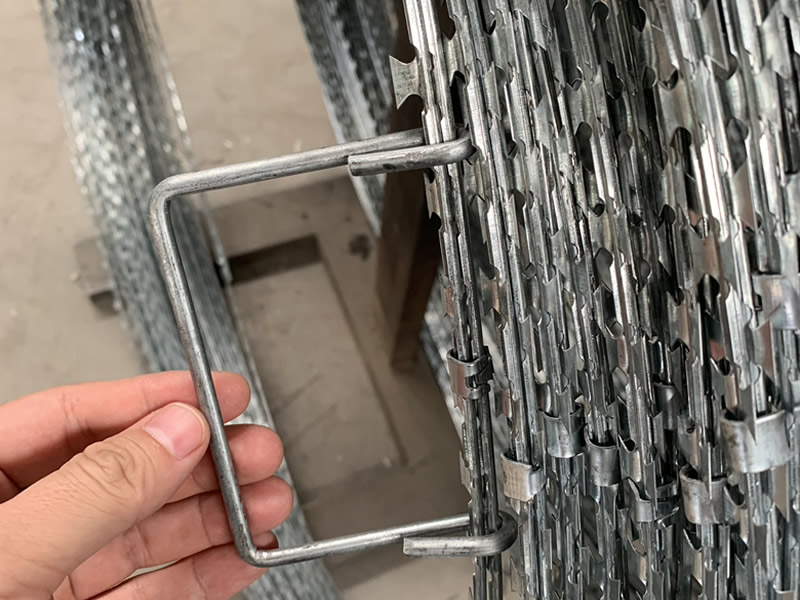 Concertina Barbed Wire Easy Installation