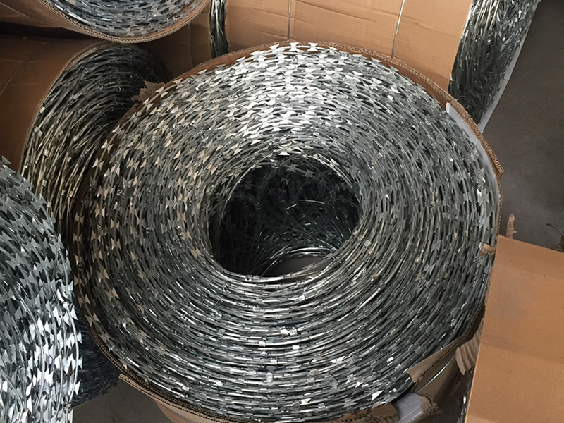 Flat Wrap Razor Wire Roll Packaging